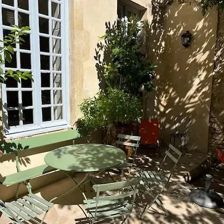 Le Chapitre Entre Cour Et Jardin Appartement *