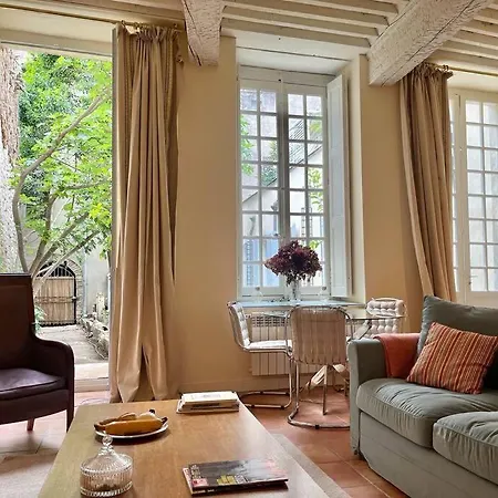 Le Chapitre Entre Cour Et Jardin Appartement *