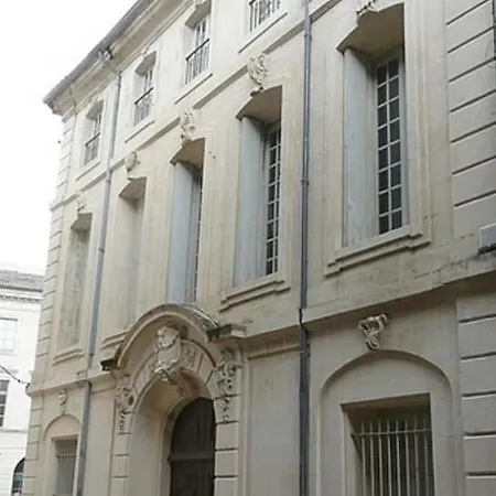 Le Chapitre Entre Cour Et Jardin Nîmes